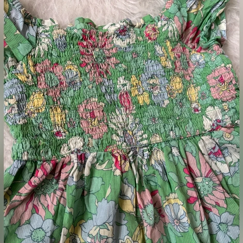 GAP Quintessential Spring Beautiful Green Floral Smocked Dress